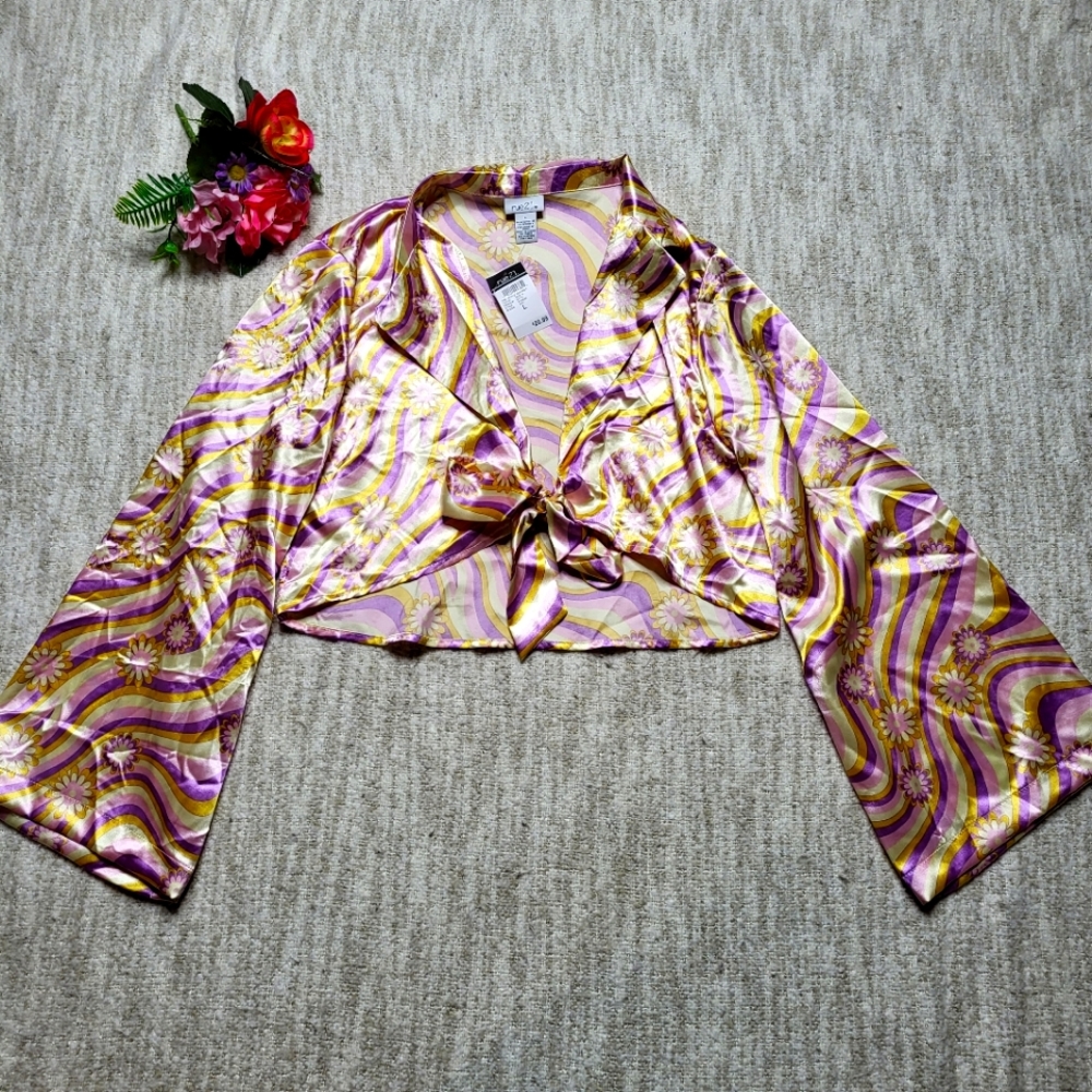 Satin retro floral tie-front long bell sleeve collared crop top